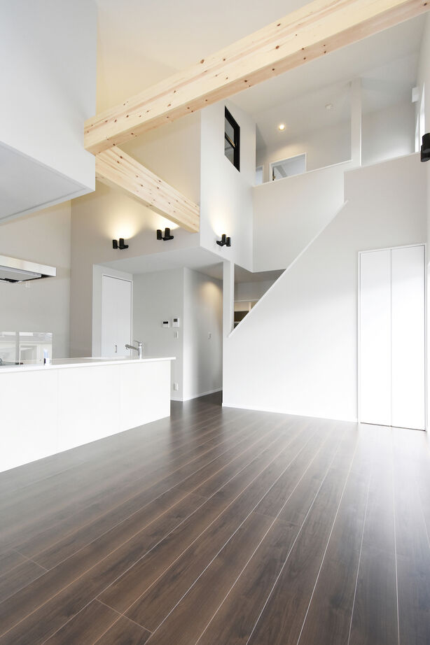 こだわり工務店　そうしん 【滋賀県/2000万円台/間取り有】平屋のような佇まいや間取りが魅力。住まい全体が緩やかに繋がる吹抜けの家の建築実例画像2