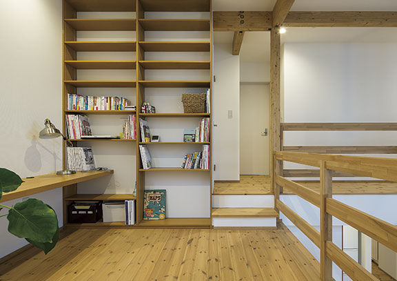 アートホーム 【A-prot】｜札幌市/3LDK＋フリースペース｜「桜を見る家」も設計のカギ　無垢の香りあふれる魅力の住まいの建築実例画像2