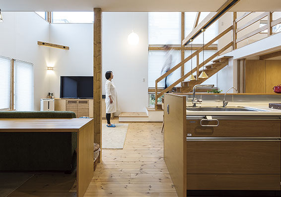 アートホーム 【A-prot】｜札幌市/3LDK＋フリースペース｜「桜を見る家」も設計のカギ　無垢の香りあふれる魅力の住まいの建築実例画像4