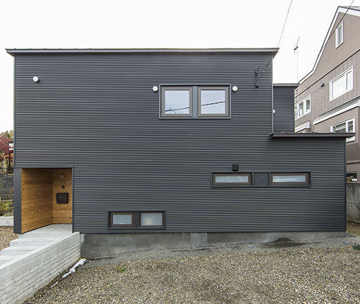 アートホーム 【A-prot】｜札幌市/3LDK＋フリースペース｜「桜を見る家」も設計のカギ　無垢の香りあふれる魅力の住まいの建築実例画像7