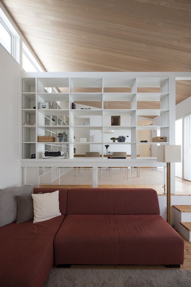 アートホーム 【A-prot】｜千歳市/４LDK｜魅せる収納。坂道をモチーフに間取りが計画された白く美しい家の建築実例画像4