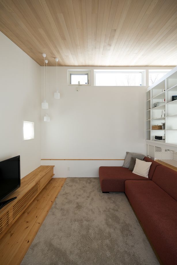 アートホーム 【A-prot】｜千歳市/４LDK｜魅せる収納。坂道をモチーフに間取りが計画された白く美しい家の建築実例画像5