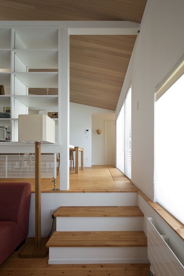 アートホーム 【A-prot】｜千歳市/４LDK｜魅せる収納。坂道をモチーフに間取りが計画された白く美しい家の建築実例画像6