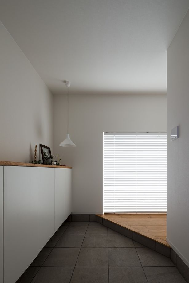 アートホーム 【A-prot】｜千歳市/４LDK｜魅せる収納。坂道をモチーフに間取りが計画された白く美しい家の建築実例画像7