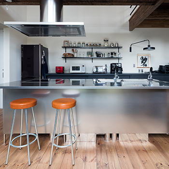 アートホーム 【A-Prot】｜3380万円/北広島市/3LDK/土間玄関｜インダストリアル＆木のイメージが魅力的な住まいの建築実例画像2