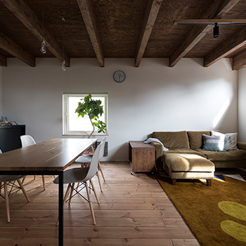 アートホーム 【A-Prot】｜3380万円/北広島市/3LDK/土間玄関｜インダストリアル＆木のイメージが魅力的な住まいの建築実例画像4