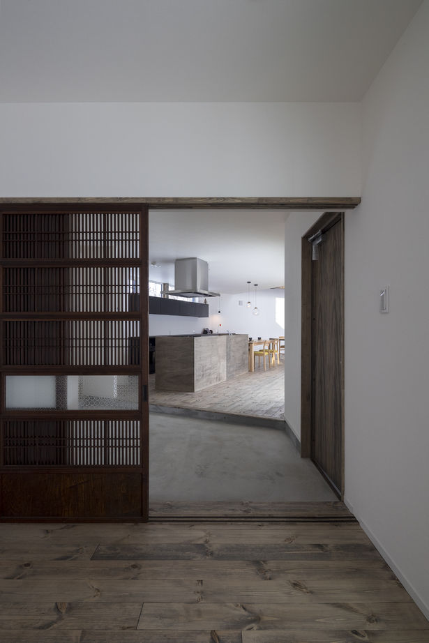 アートホーム 【A-Prot】｜虻田郡/大空間/２LDK｜太陽の位置から計算された、自然とともに生きるくの字型の家の建築実例画像4