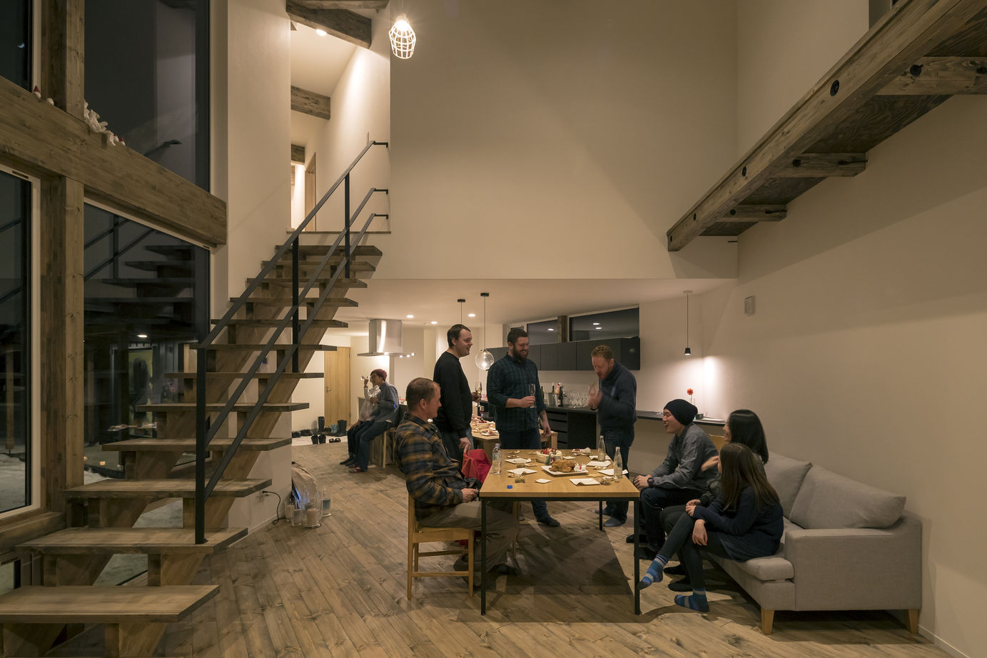 アートホーム 【A-Prot】｜虻田郡/大空間/２LDK｜太陽の位置から計算された、自然とともに生きるくの字型の家の建築実例画像5