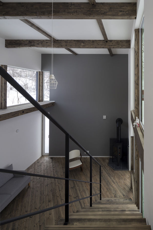 アートホーム 【A-Prot】｜虻田郡/大空間/２LDK｜太陽の位置から計算された、自然とともに生きるくの字型の家の建築実例画像6