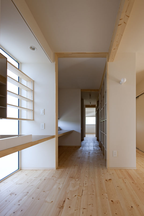 アートホーム 【A-Prot】｜3950万円/恵庭市/3LDK+家事室｜外観に調和した造作カーポートのある住まいの建築実例画像9