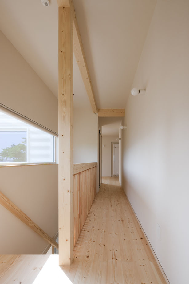 アートホーム 【A-Prot】｜3950万円/恵庭市/3LDK+家事室｜外観に調和した造作カーポートのある住まいの建築実例画像10