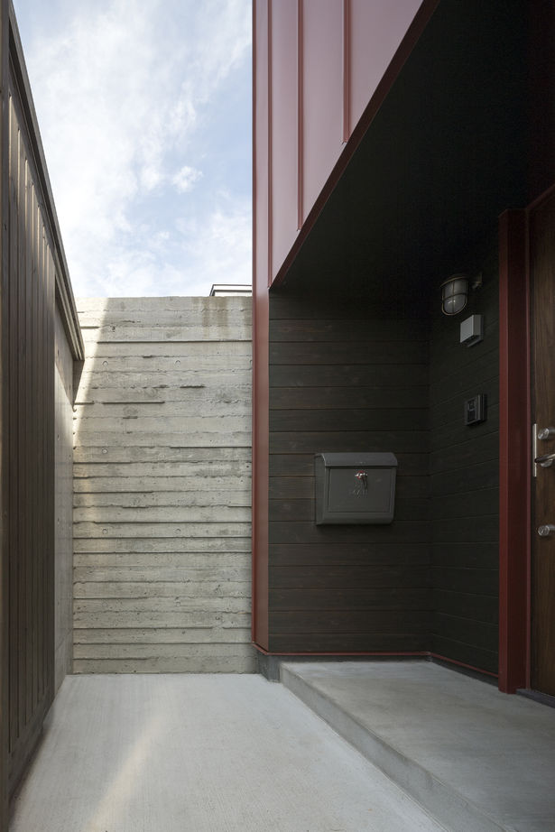 アートホーム 【mini prot City】｜千歳市/３LDK｜間口狭い都市部でもプライバシー確保［タイプと間取選択・規格化住宅］の建築実例画像2