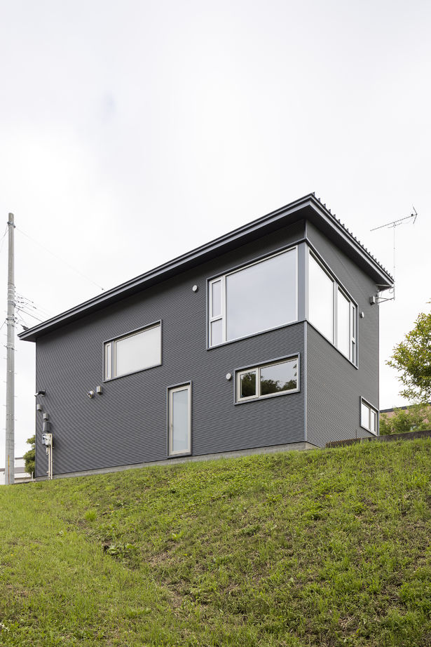 アートホーム 【A-Prot】｜3040万円/千歳市/3LDK間取図｜内と外の境界線を心地よい場所に置くことができる<ナナメヤネ>の建築実例画像10