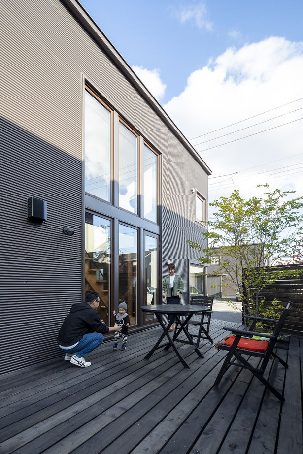 アートホーム 【mini prot Exz】｜苫小牧市/４LDK｜お客様ご要望のウッドデッキを配置［タイプと間取選択・規格化住宅］の建築実例画像2