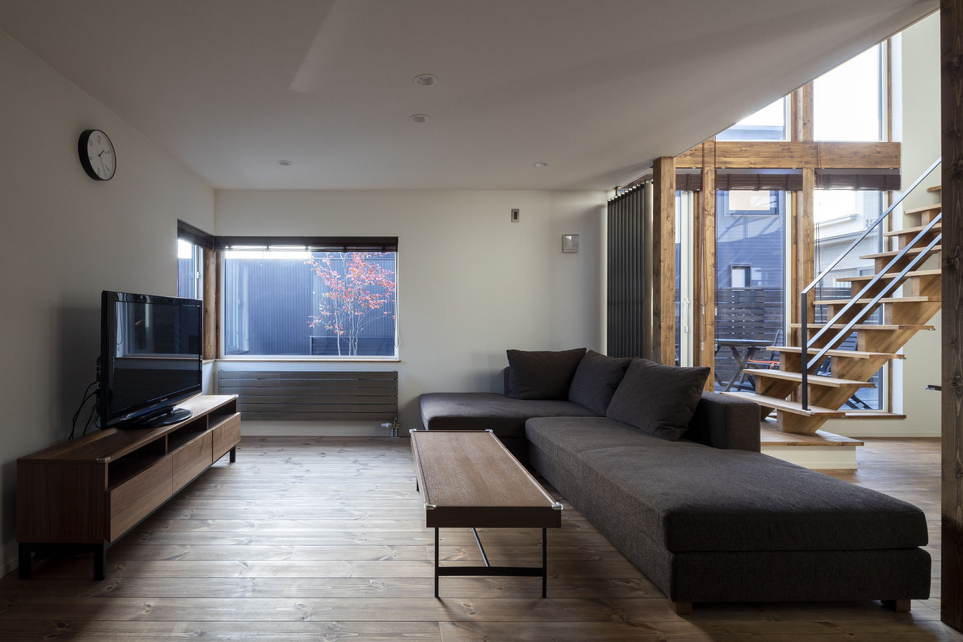 アートホーム 【mini prot Exz】｜苫小牧市/４LDK｜お客様ご要望のウッドデッキを配置［タイプと間取選択・規格化住宅］の建築実例画像5