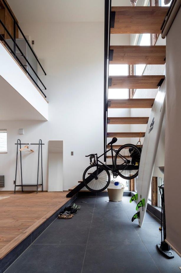 アートホーム 【A-Prot】｜3330万円/札幌市/2LDK+フリースペース｜広い土間玄関と2階リビング窓から季節の移ろいを感じるの建築実例画像3