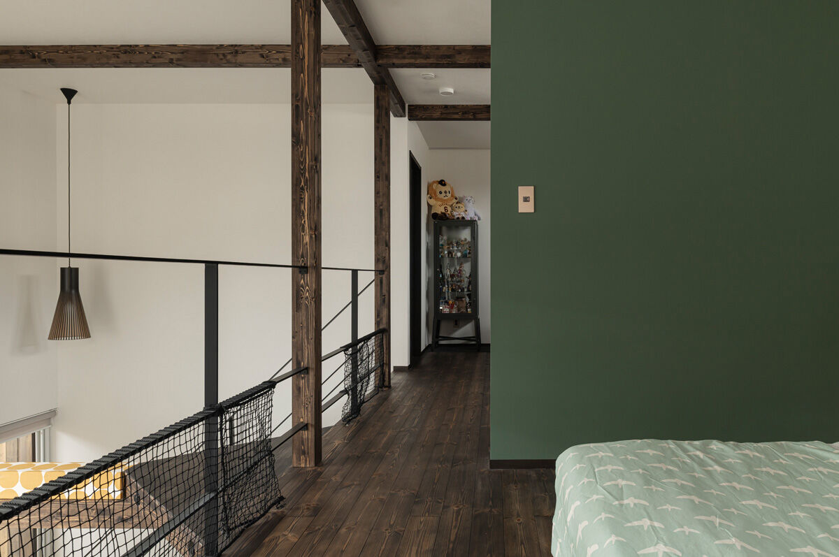 アートホーム 【A-Prot】｜千歳市/2LDK｜窓辺に薪ストーブ・キャットウォークのある、猫と暮らす家の建築実例画像8