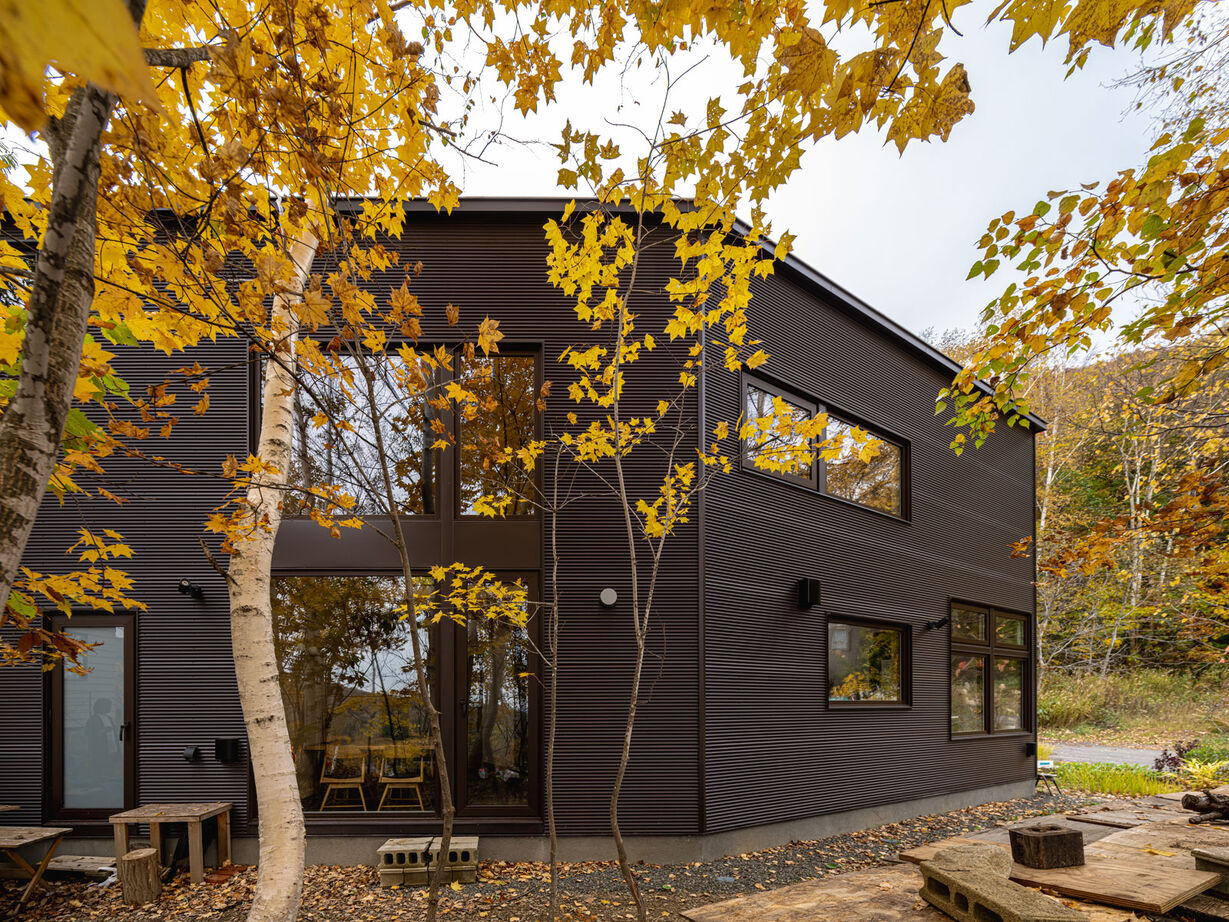 アートホーム 【A-Prot】｜小樽市 / 2LDK＋フリースペース｜空気のように自然と溶け合い日々を暮らす「365季」の家の建築実例画像7