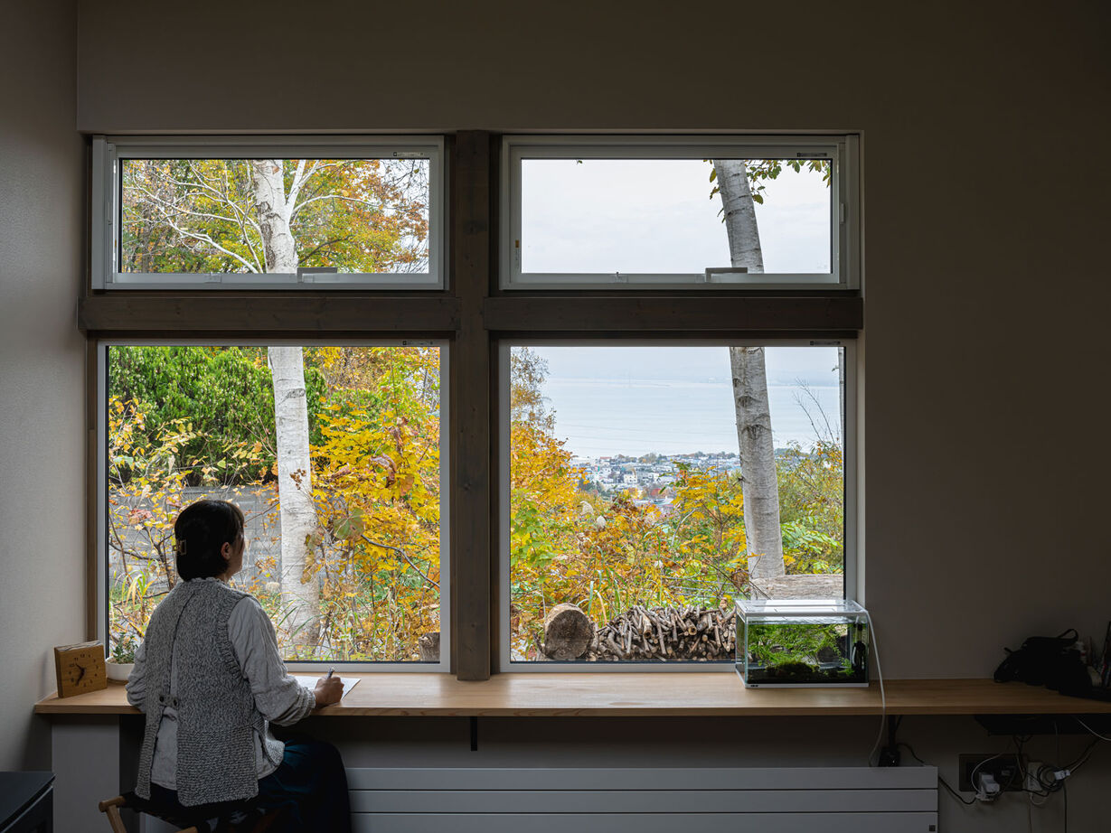 アートホーム 【A-Prot】｜小樽市 / 2LDK＋フリースペース｜空気のように自然と溶け合い日々を暮らす「365季」の家の建築実例画像9