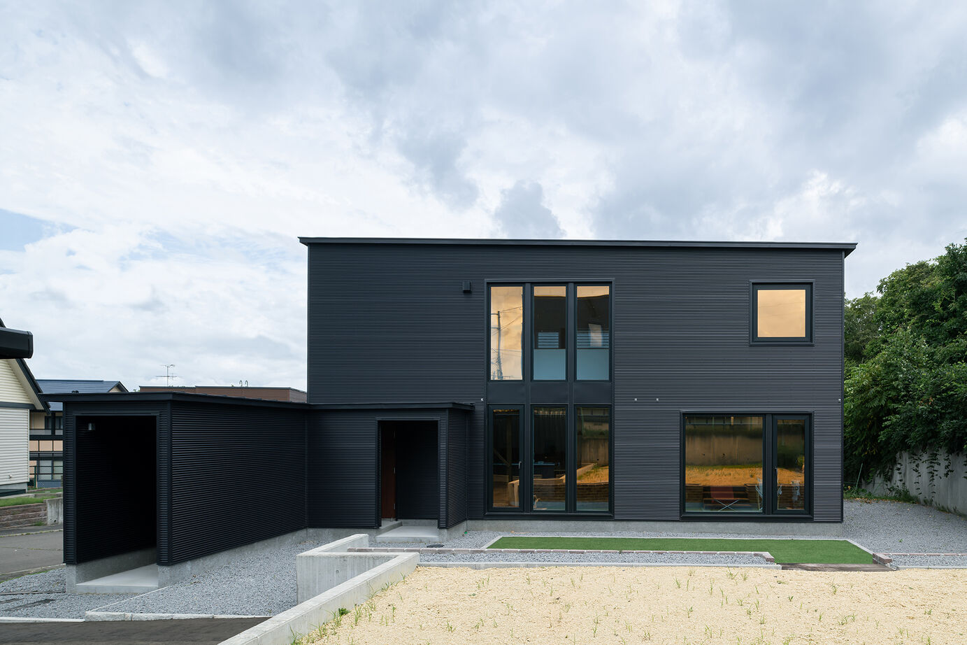 アートホーム 【A-Prot】｜岩見沢市/3200万円台｜家にいるけど外にいるような、そんな家「ドマノマド」。の建築実例画像2