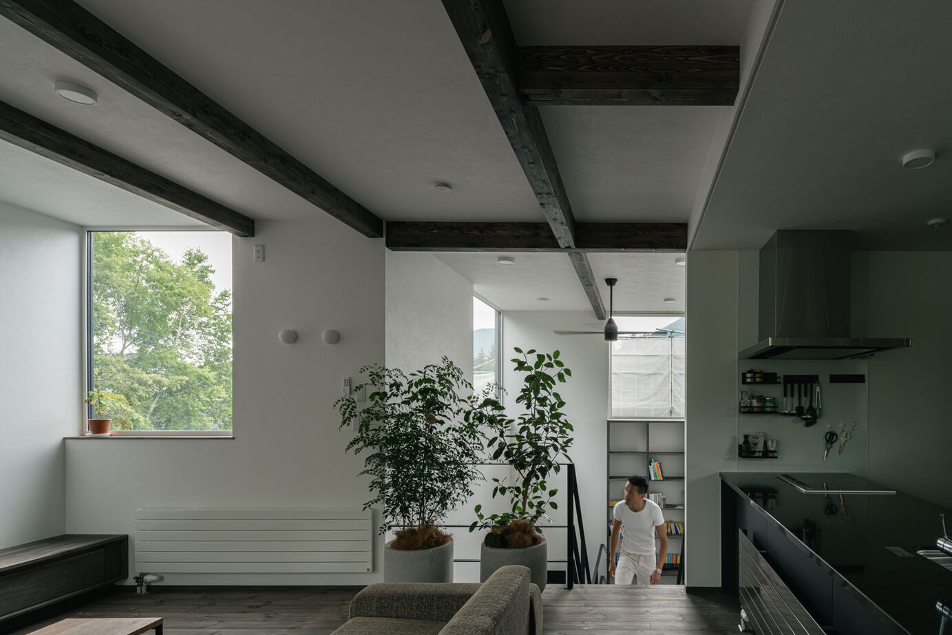 アートホーム 【A-Prot】｜札幌市｜四季の眺めと家族の時間を楽しむ緑に浮かぶ展望リビングの家「移ろう描写」の建築実例画像5