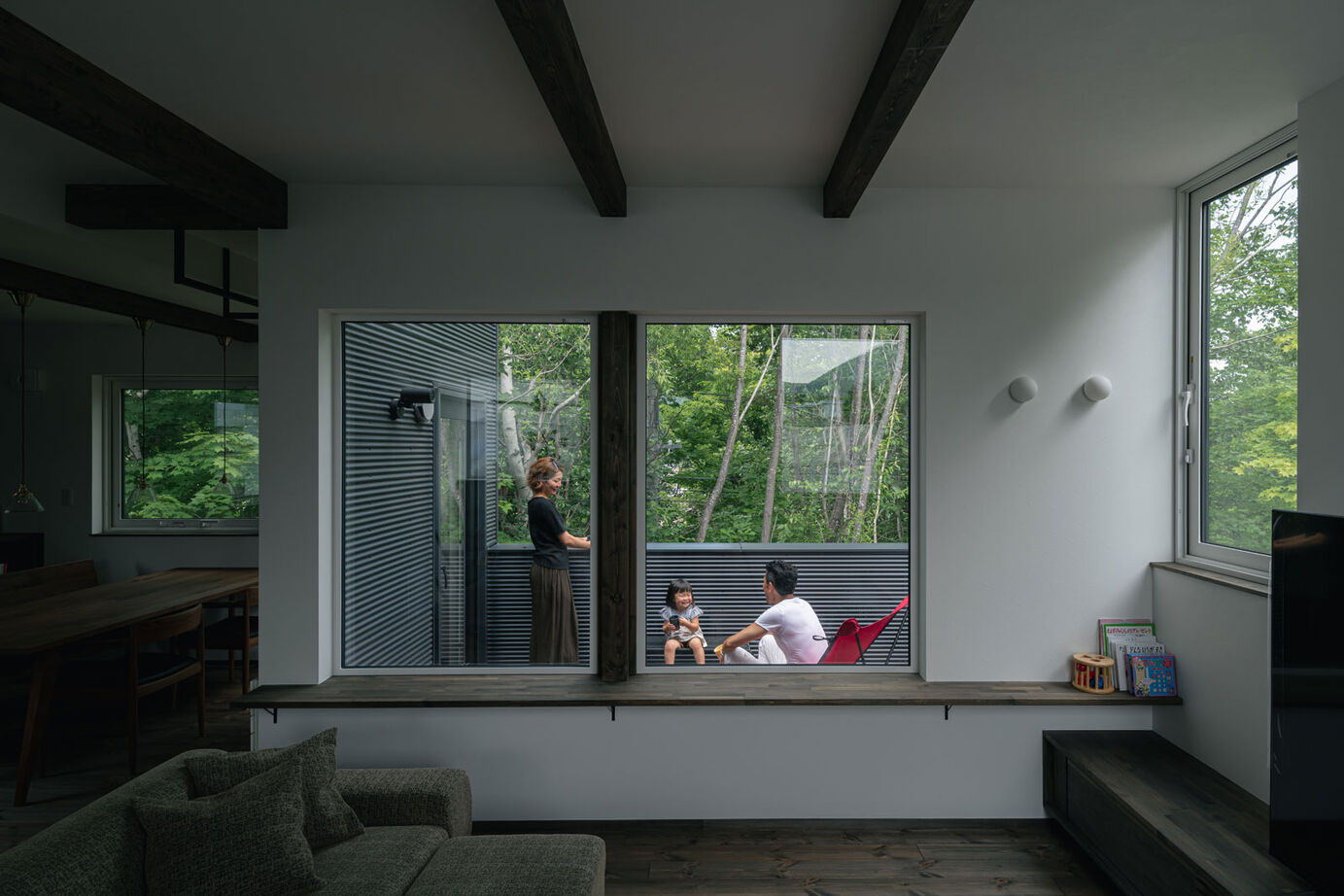 アートホーム 【A-Prot】｜札幌市｜四季の眺めと家族の時間を楽しむ緑に浮かぶ展望リビングの家「移ろう描写」の建築実例画像10