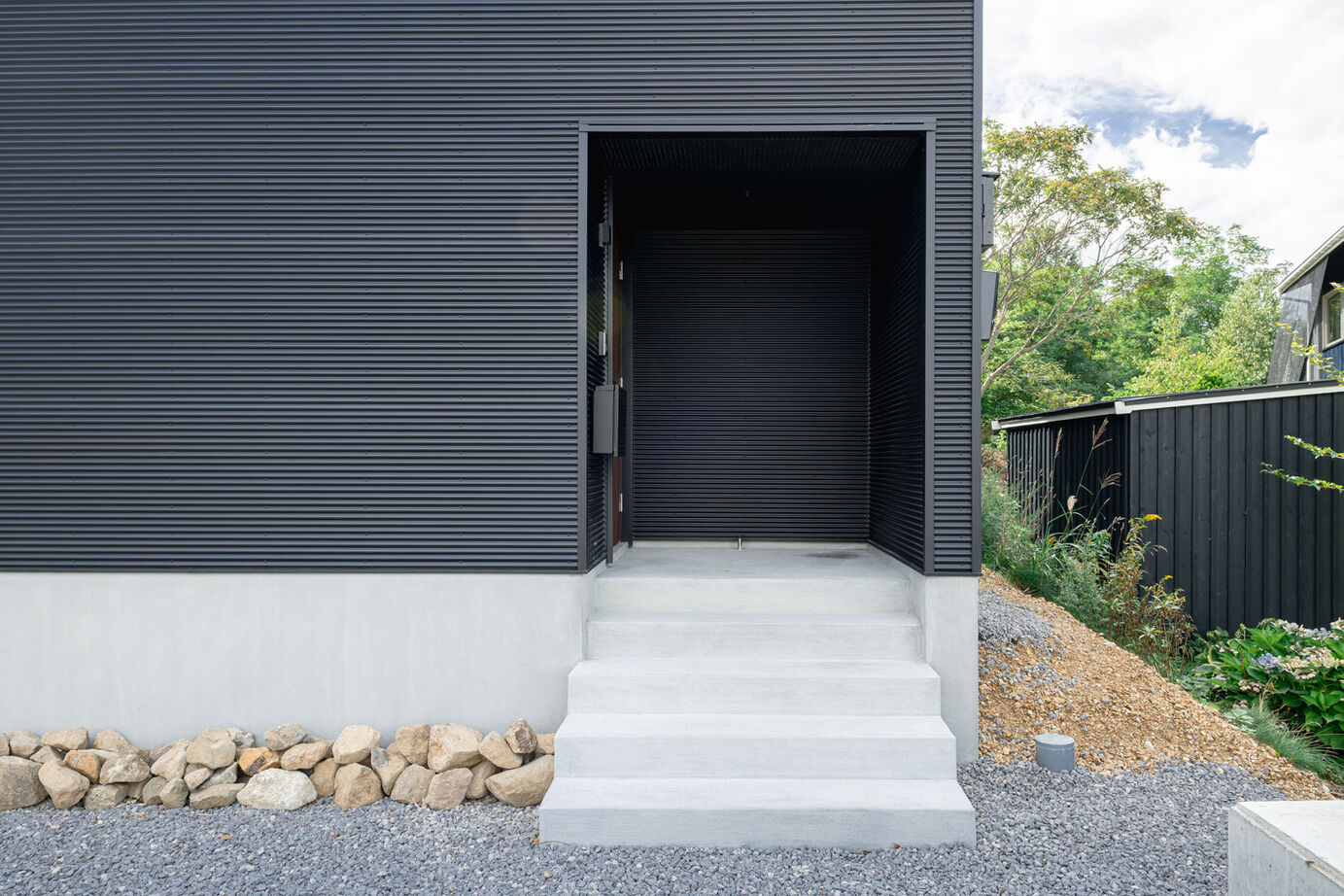 アートホーム 【A-Prot】｜札幌市｜自然を感じる、こもって寛ぐ。この場所だからできた家「森の海」の建築実例画像14