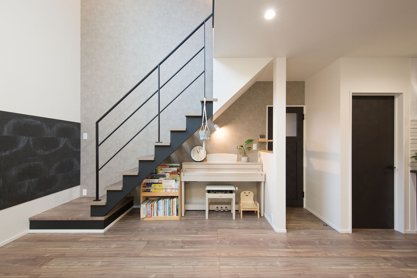 家物語　小林工務店 【1000～1500万円/33坪/間取り図有】拘りキッチンにガルバリウムの外装まで叶えた高いコストパフォーマンスの建築実例画像6