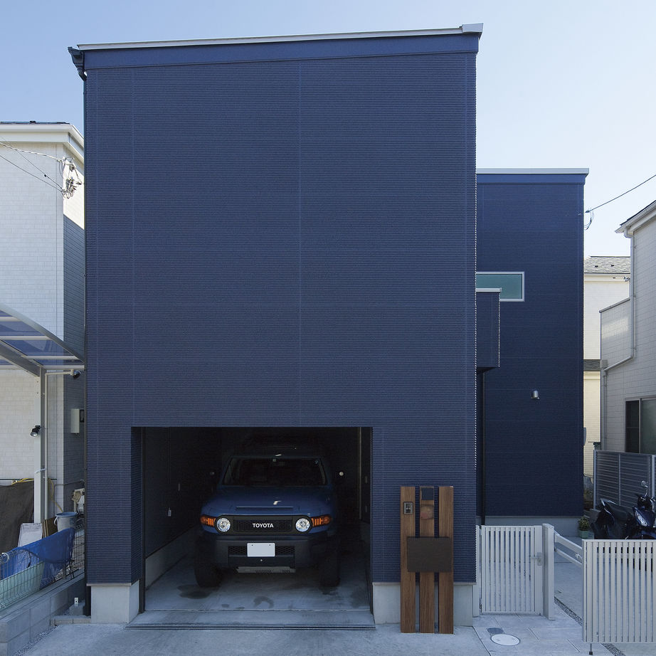 家物語　小林工務店 【～1,500万円/ビルドインガレージ/31坪台/間取り図有】「ビルドインガレージ&カフェ風のインテリアの建築実例画像1