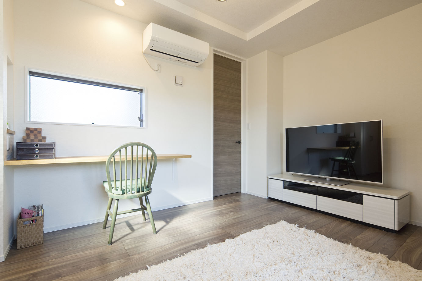 家物語　小林工務店 【～1,500万円/ビルドインガレージ/31坪台/間取り図有】「ビルドインガレージ&カフェ風のインテリアの建築実例画像7