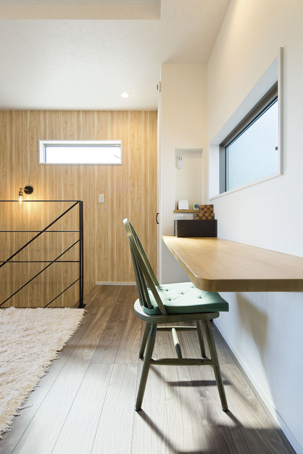 家物語　小林工務店 【～1,500万円/ビルドインガレージ/31坪台/間取り図有】「ビルドインガレージ&カフェ風のインテリアの建築実例画像8