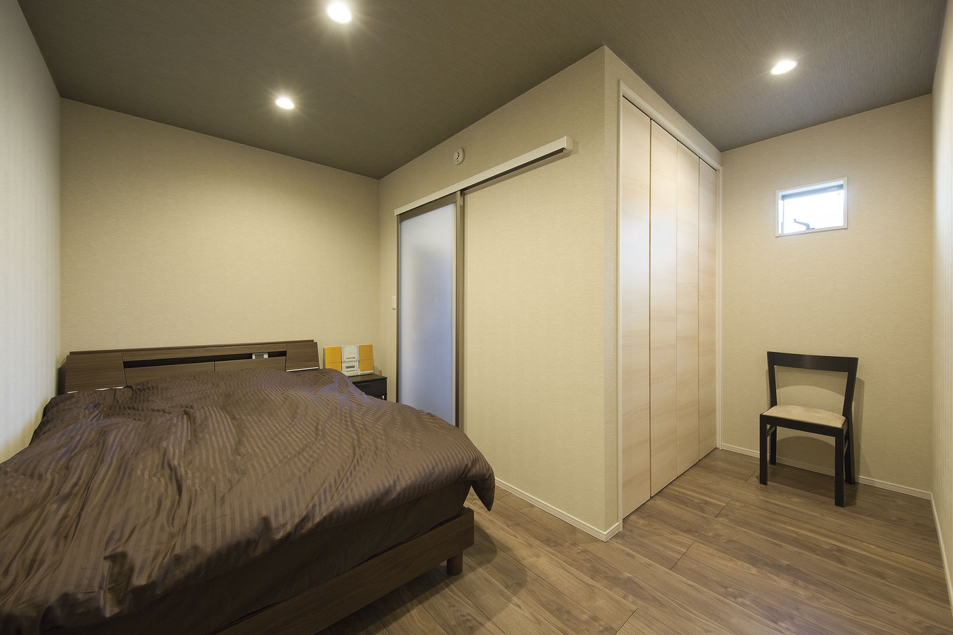 家物語　小林工務店 【～1,500万円/ビルドインガレージ/31坪台/間取り図有】「ビルドインガレージ&カフェ風のインテリアの建築実例画像9