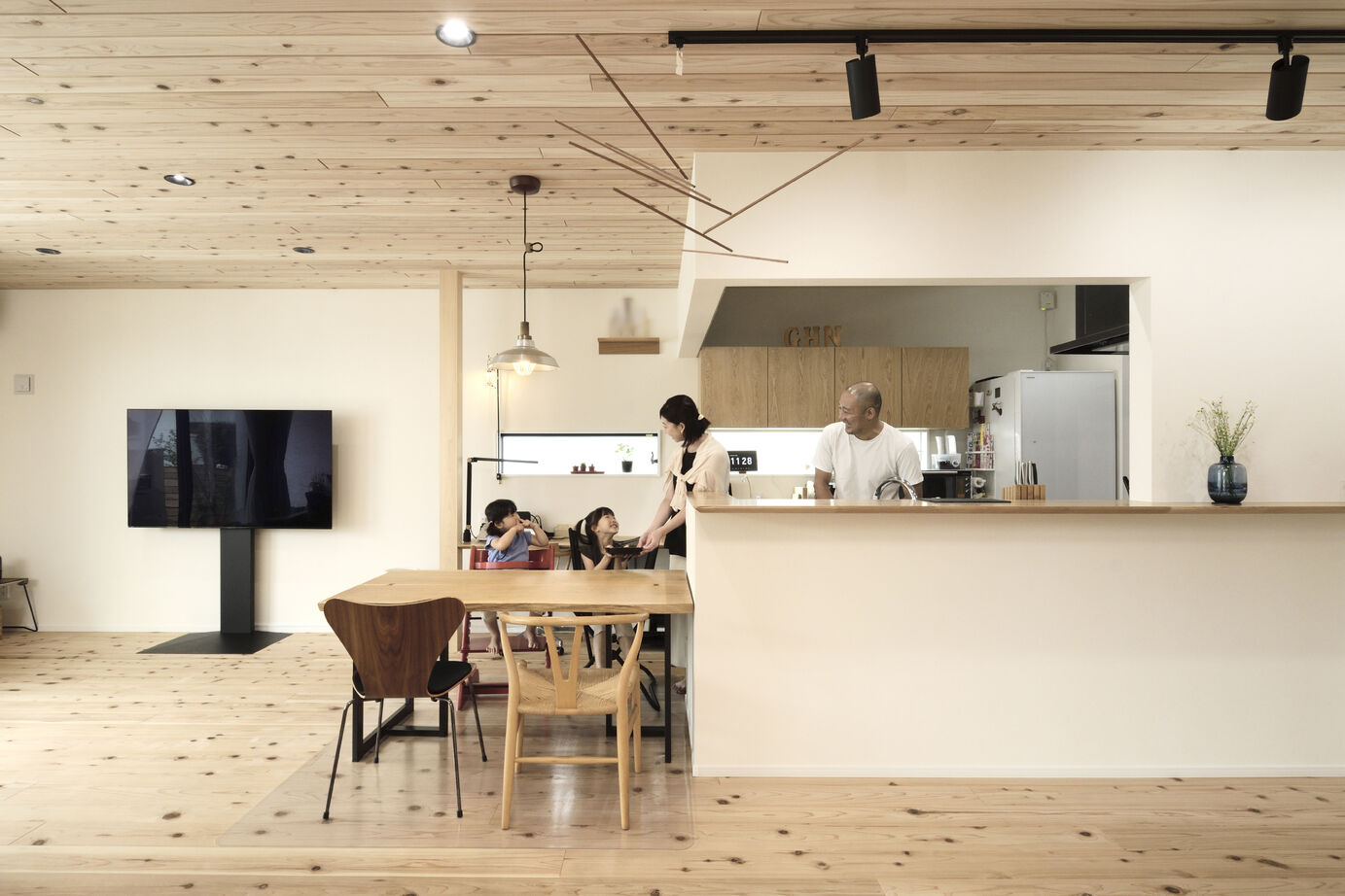 家物語　小林工務店 【1500～1999万円/間取り図有/無垢材】天井や床に無垢材を使用。性能・間取り等予算内で最大限の拘りを実現の建築実例画像3