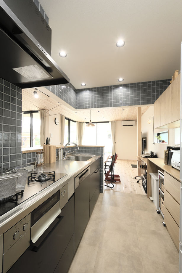 家物語　小林工務店 【1500～1999万円/間取り図有/無垢材】天井や床に無垢材を使用。性能・間取り等予算内で最大限の拘りを実現の建築実例画像4