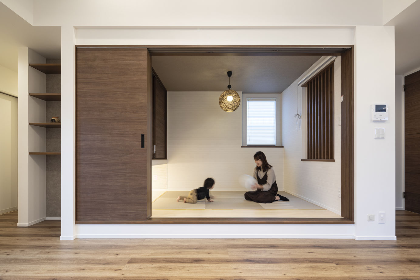 家物語　小林工務店 【1500万円～1999万円/吹き抜け/間取り図有】6人家族でも広々のバルコニーと和室のある家の建築実例画像4