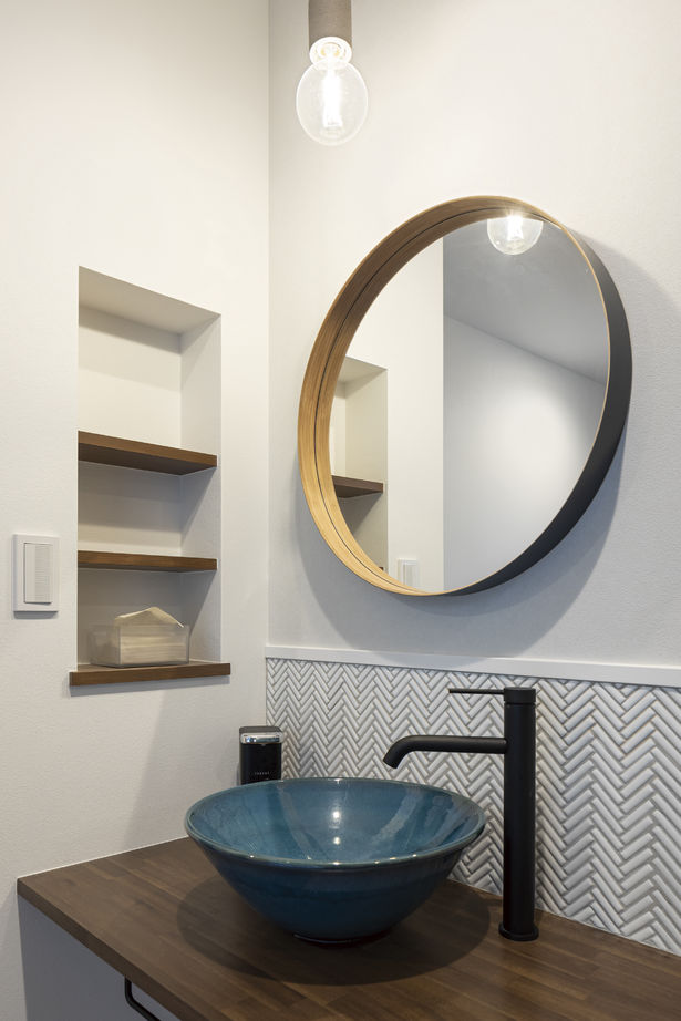 家物語　小林工務店 【1500万円～1999万円/吹き抜け/間取り図有】6人家族でも広々のバルコニーと和室のある家の建築実例画像5