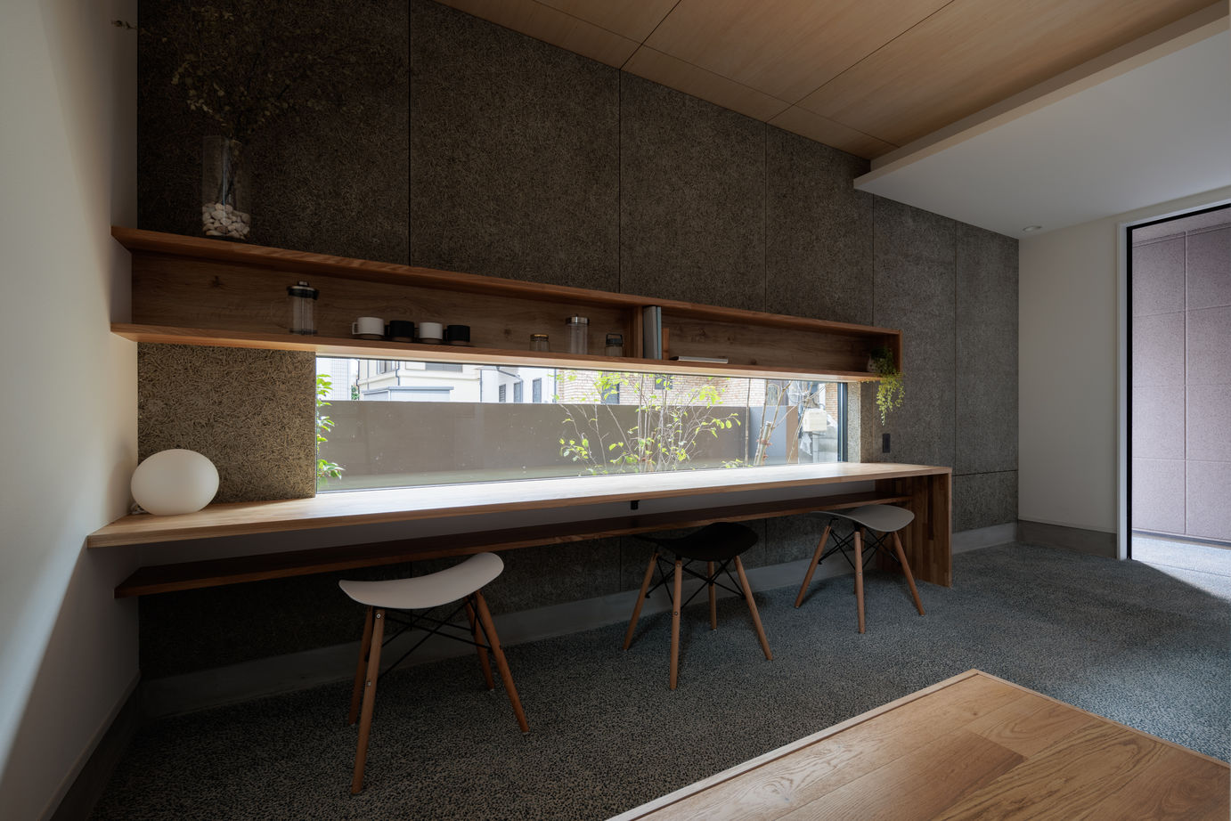 家物語　小林工務店 【リビング階段/吹き抜け/1500～1999万円/間取り図】無垢材を使用し自社大工の造作家具のあるモダンハウスの建築実例画像12