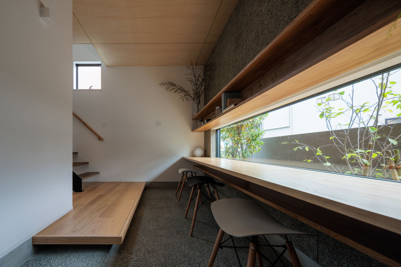 家物語　小林工務店 【リビング階段/吹き抜け/1500～1999万円/間取り図】無垢材を使用し自社大工の造作家具のあるモダンハウスの建築実例画像13