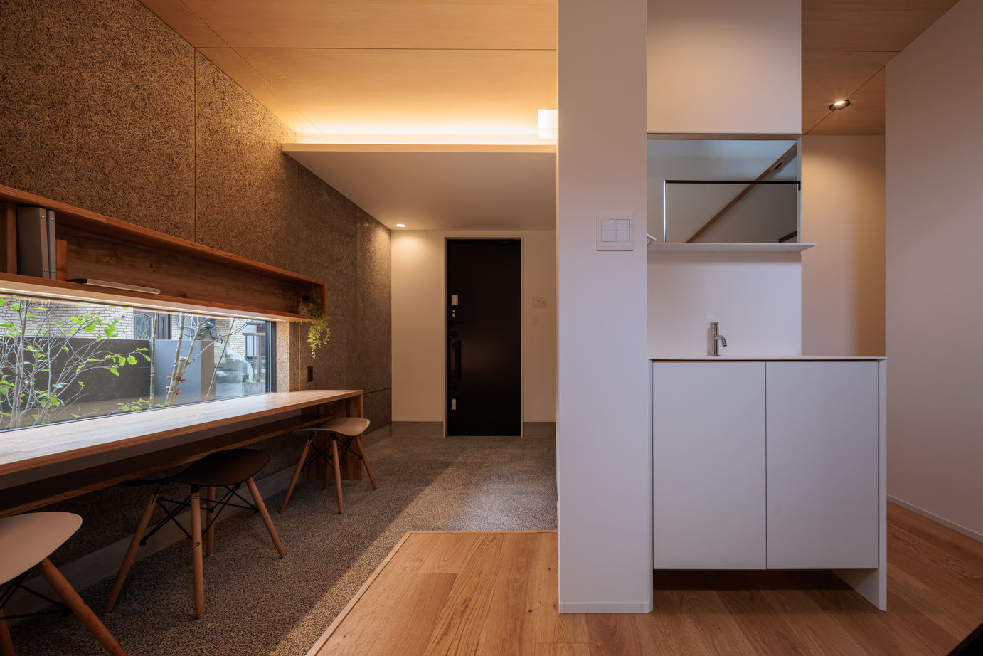 家物語　小林工務店 【リビング階段/吹き抜け/1500～1999万円/間取り図】無垢材を使用し自社大工の造作家具のあるモダンハウスの建築実例画像14