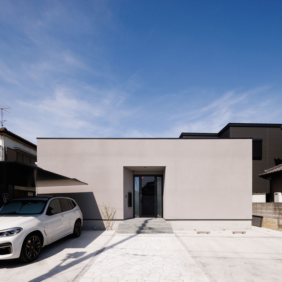 家物語　小林工務店 【2000万円台/平屋/ライトコート/間取り図有】モダンな空間。暮らしやすさと家族のつながりが高い家の建築実例画像2