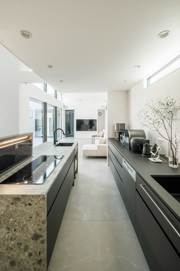 家物語　小林工務店 【2000万円台/平屋/ライトコート/間取り図有】モダンな空間。暮らしやすさと家族のつながりが高い家の建築実例画像5