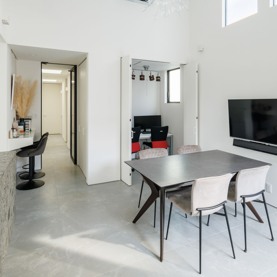 家物語　小林工務店 【2000万円台/平屋/ライトコート/間取り図有】モダンな空間。暮らしやすさと家族のつながりが高い家の建築実例画像7