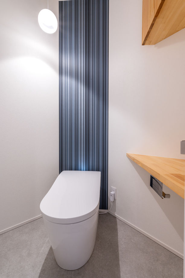 cocochi 藤岡萬建設 一級建築士事務所 【準平屋/32坪/1階完結型間取り/吹抜け】木の美しさに包まれる将来を見据えた「準平屋」の家の建築実例画像6