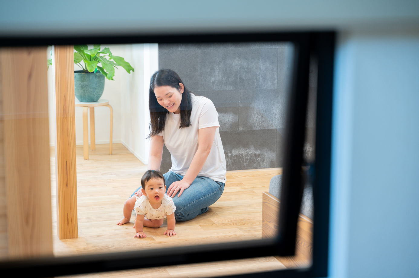 cocochi 藤岡萬建設 一級建築士事務所 【準平屋/32坪/1階完結型間取り/吹抜け】木の美しさに包まれる将来を見据えた「準平屋」の家の建築実例画像9