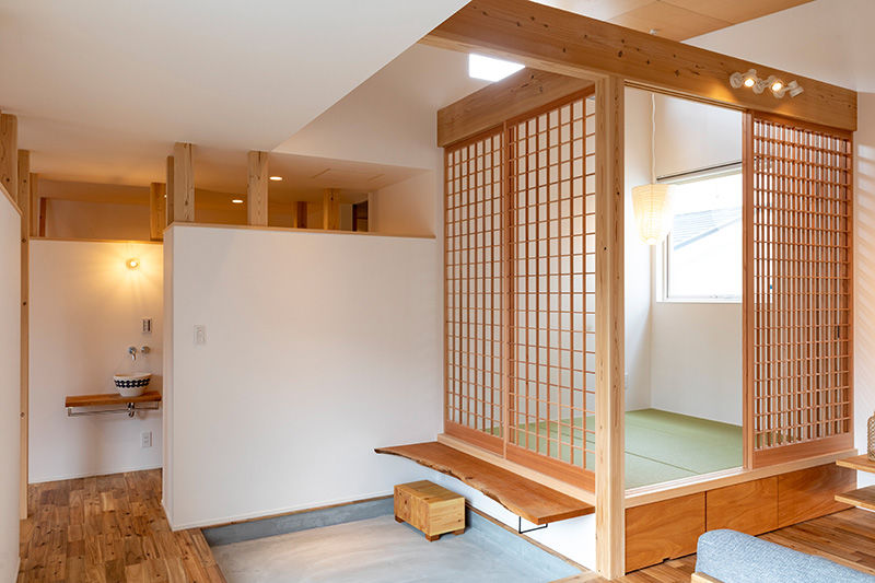 cocochi 藤岡萬建設 一級建築士事務所 【平屋/玄関土間/和モダン】土間のあるナチュラル和モダンな平屋の建築実例画像4
