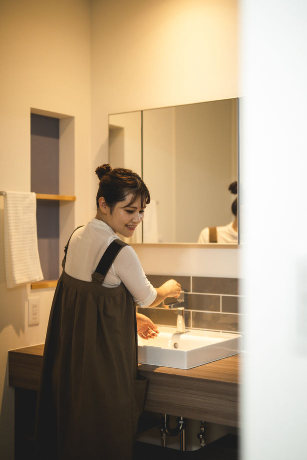 cocochi 藤岡萬建設 一級建築士事務所 【平屋/勾配天井/テラス】のどかな田園風景の中でスローライフを楽しむ平屋の建築実例画像8