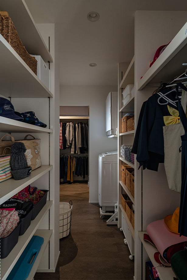 コラボハウス一級建築士事務所 【間取図有／設計士と直接話せる家づくり】大きな窓が切り取る庭の緑が、心を和ませてくれる家の建築実例画像10