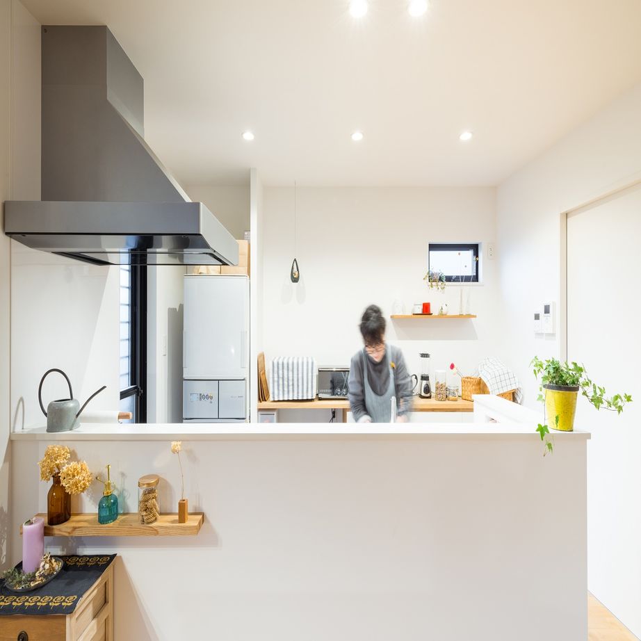 コラボハウス一級建築士事務所 【2000万円台/30坪台/間取り図有/店舗併用住宅】アンティーク家具・雑貨が落ち着いたカフェのような空間の建築実例画像3