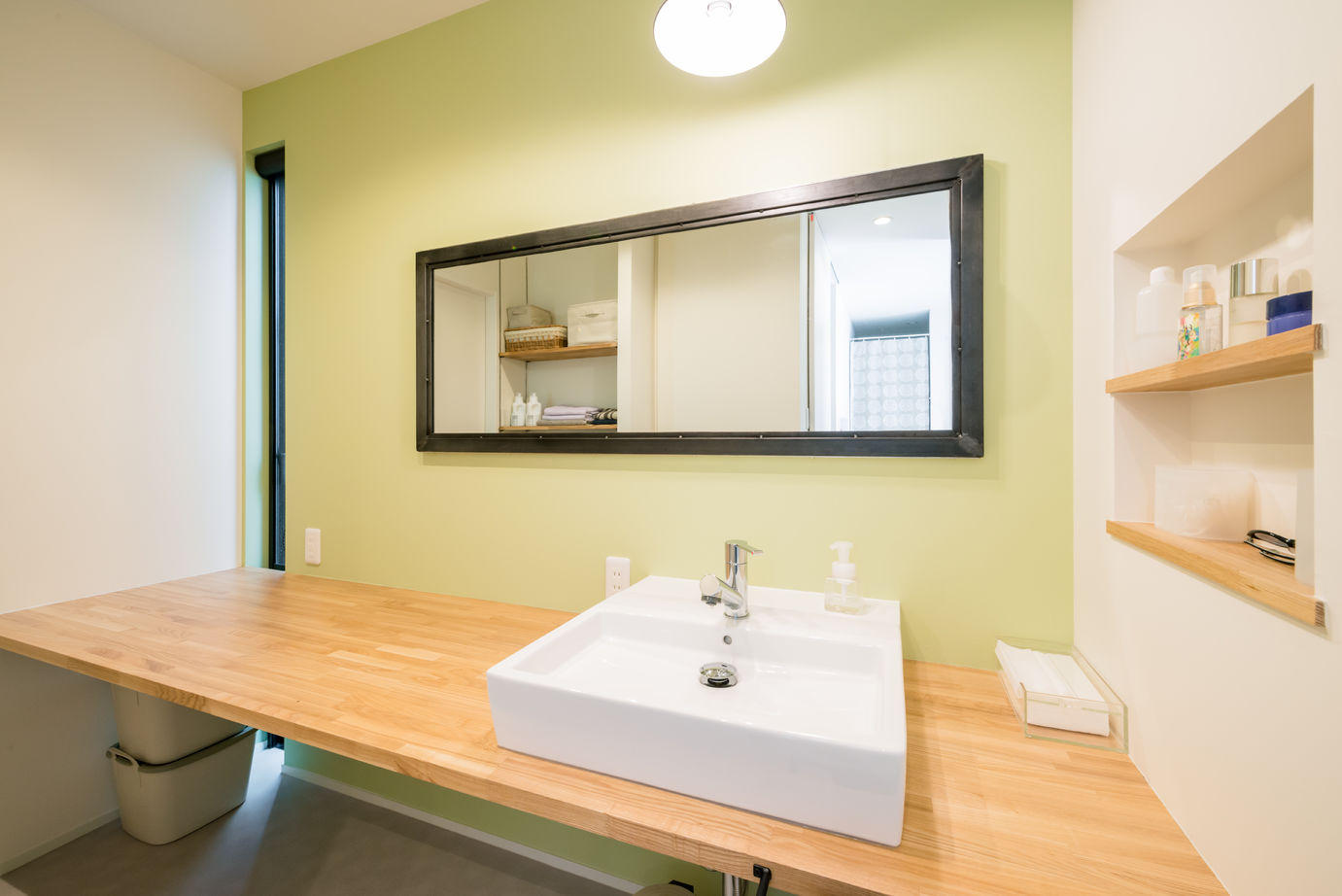 コラボハウス一級建築士事務所 【2200～2300万円×屋根付きガレージ×広々リビング】造作収納も北欧テイストに。集めた北欧家具に似合う家の建築実例画像3