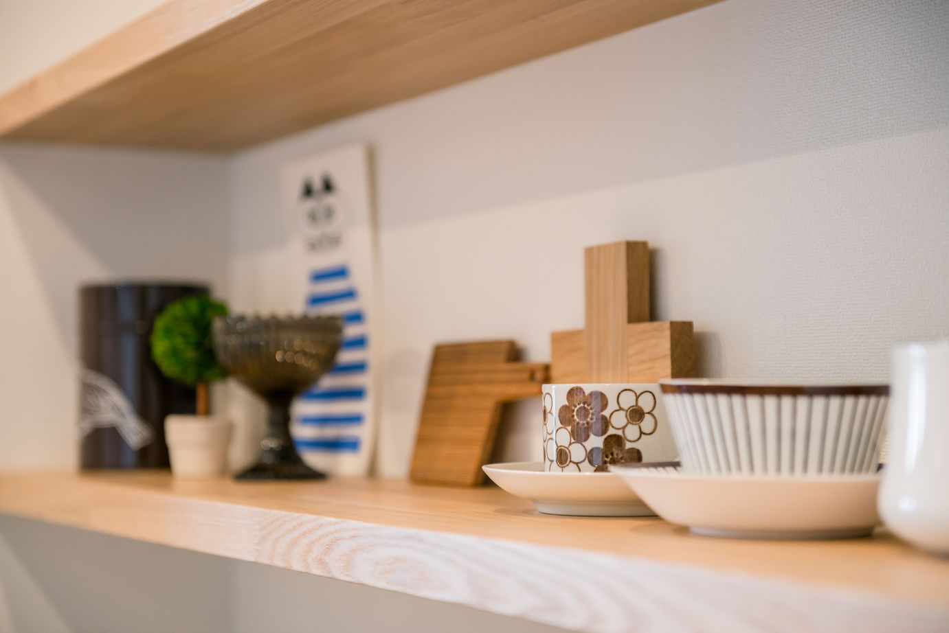 コラボハウス一級建築士事務所 【2200～2300万円×屋根付きガレージ×広々リビング】造作収納も北欧テイストに。集めた北欧家具に似合う家の建築実例画像5